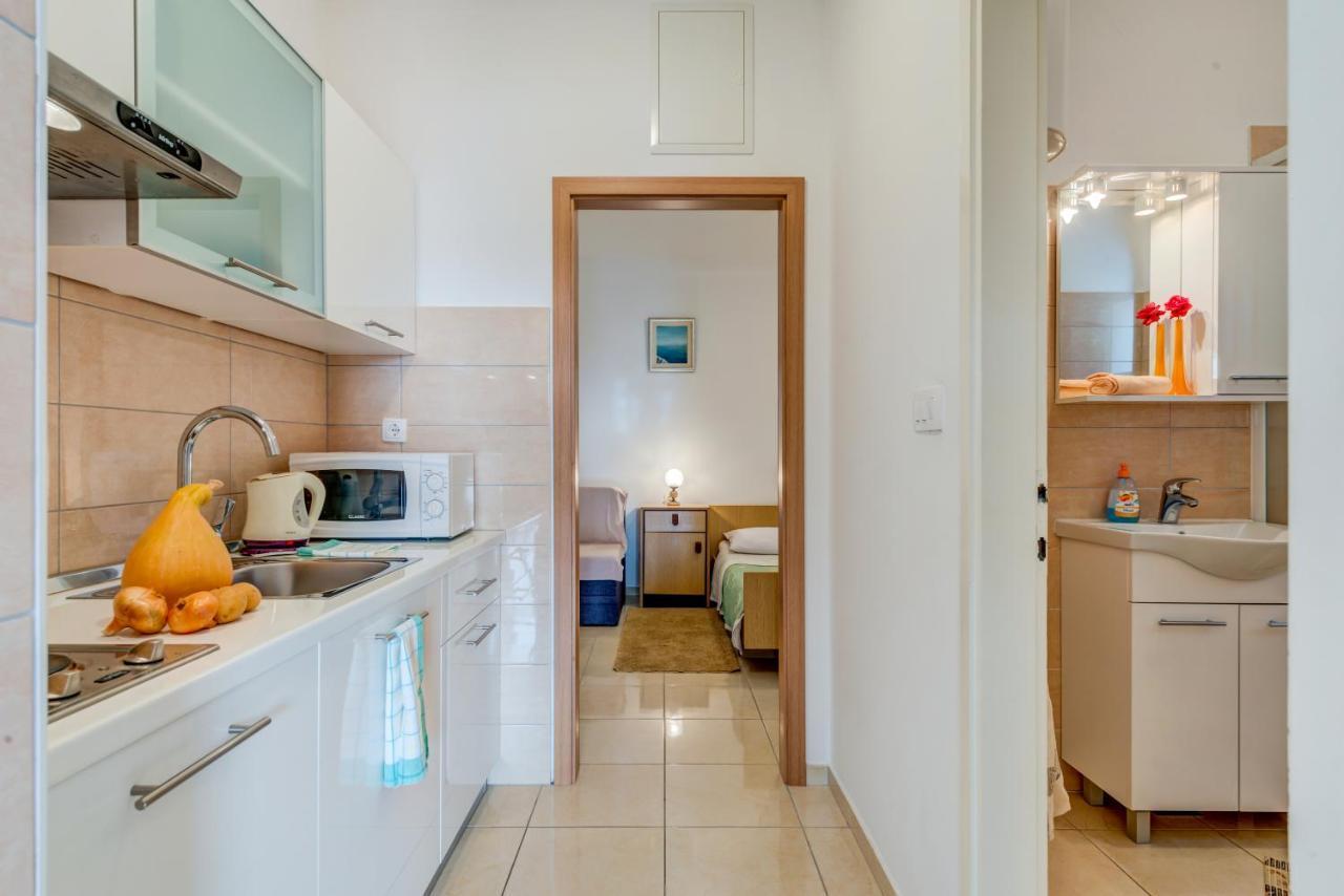 Nemira Beach Getaway Omis Exterior photo