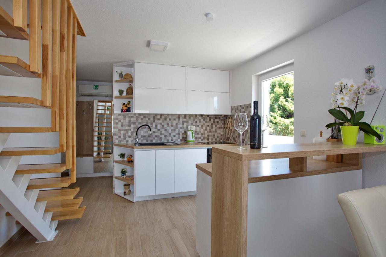 Nemira Beach Getaway Omis Exterior photo